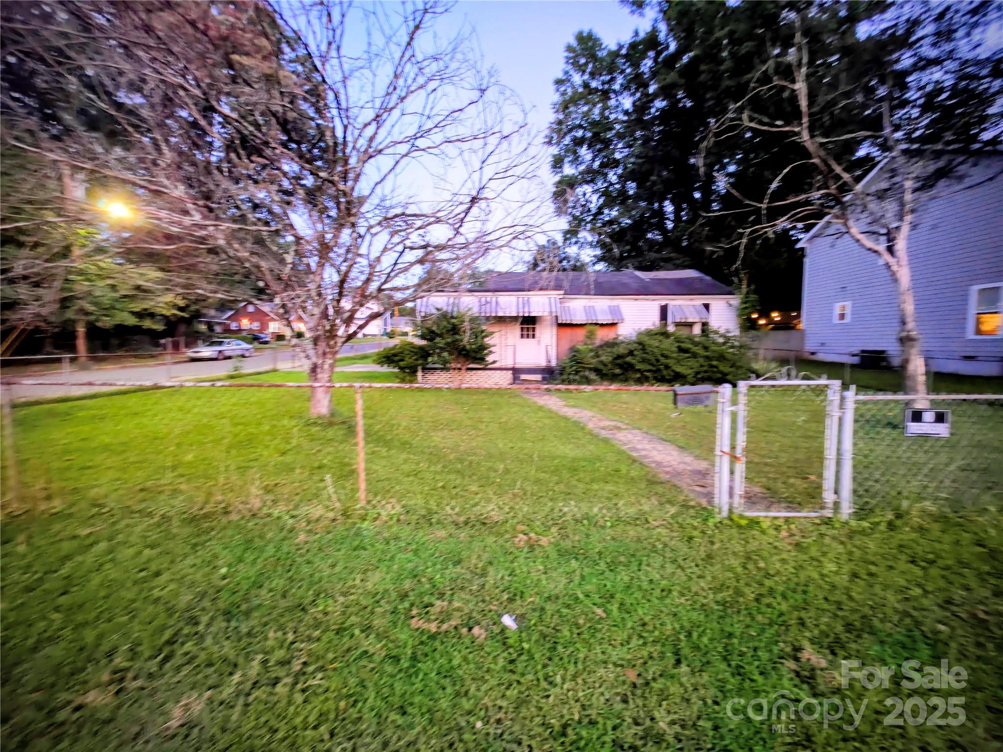 201 S Gardner Avenue