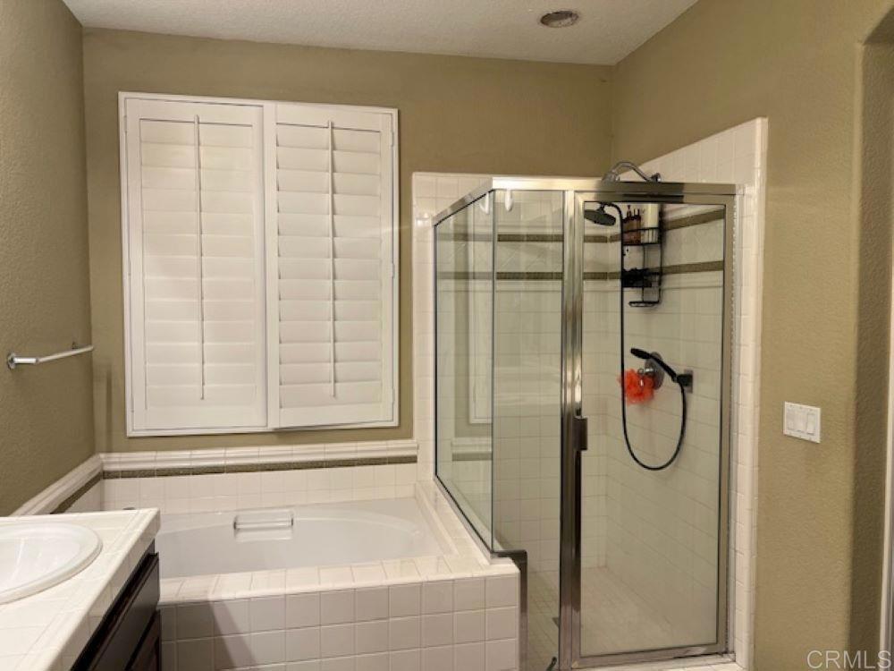 671 Flying Cloud Drive W