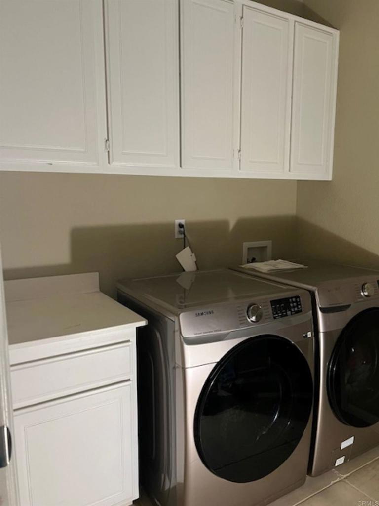 671 Flying Cloud Drive W