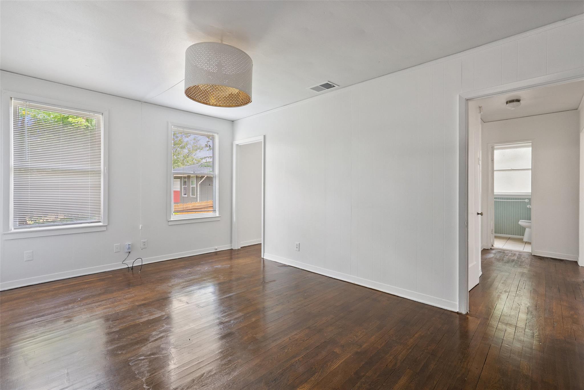 3208 Duval ST