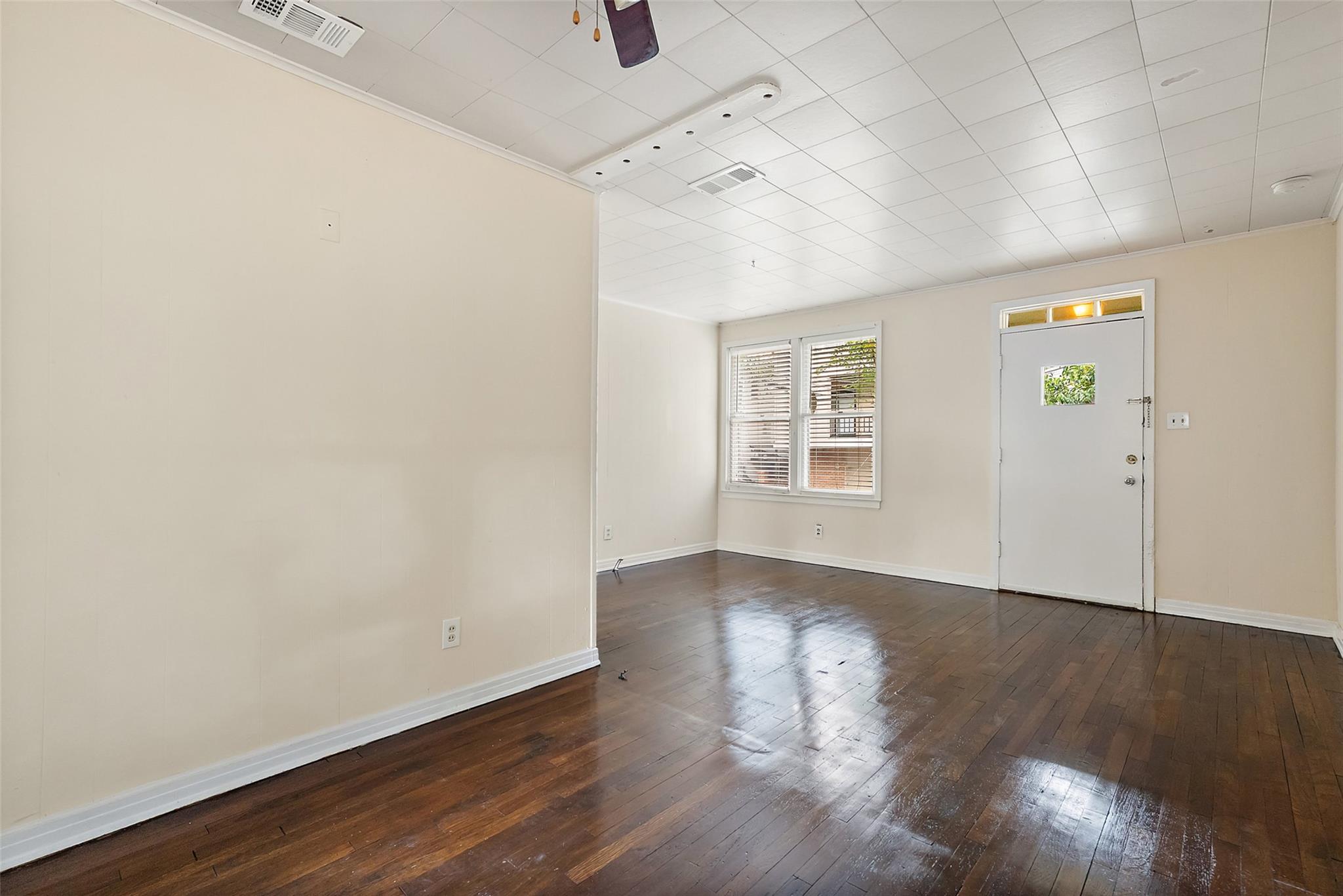 3208 Duval ST