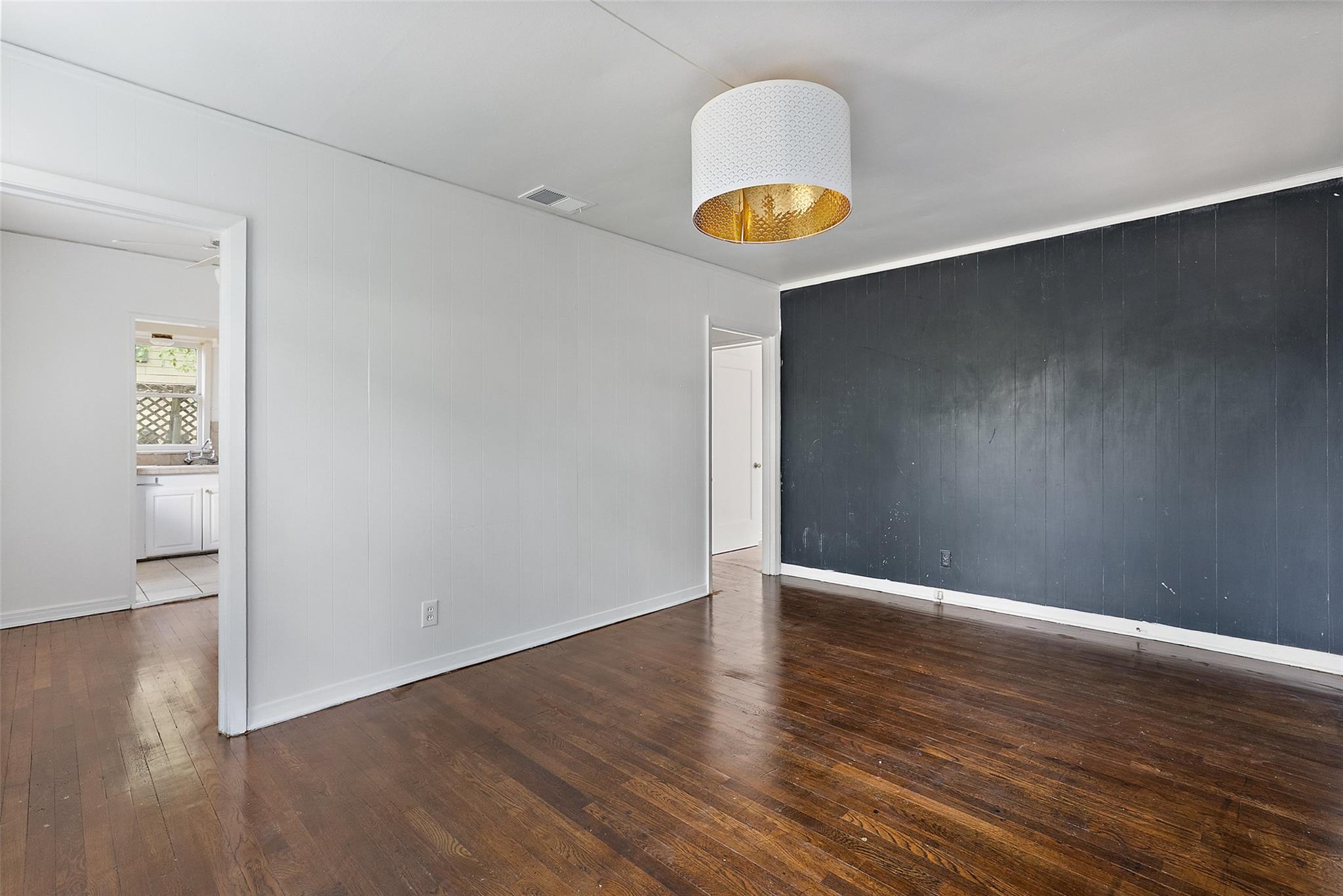 3208 Duval ST