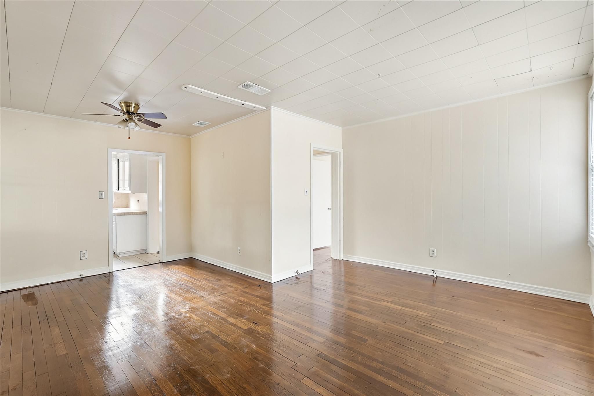 3208 Duval ST