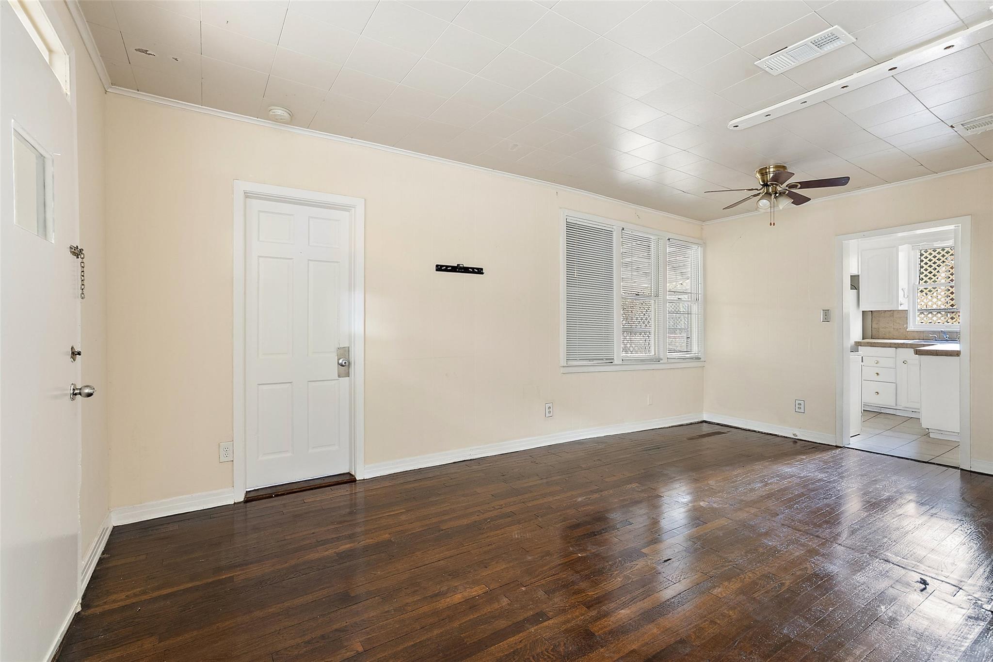 3208 Duval ST
