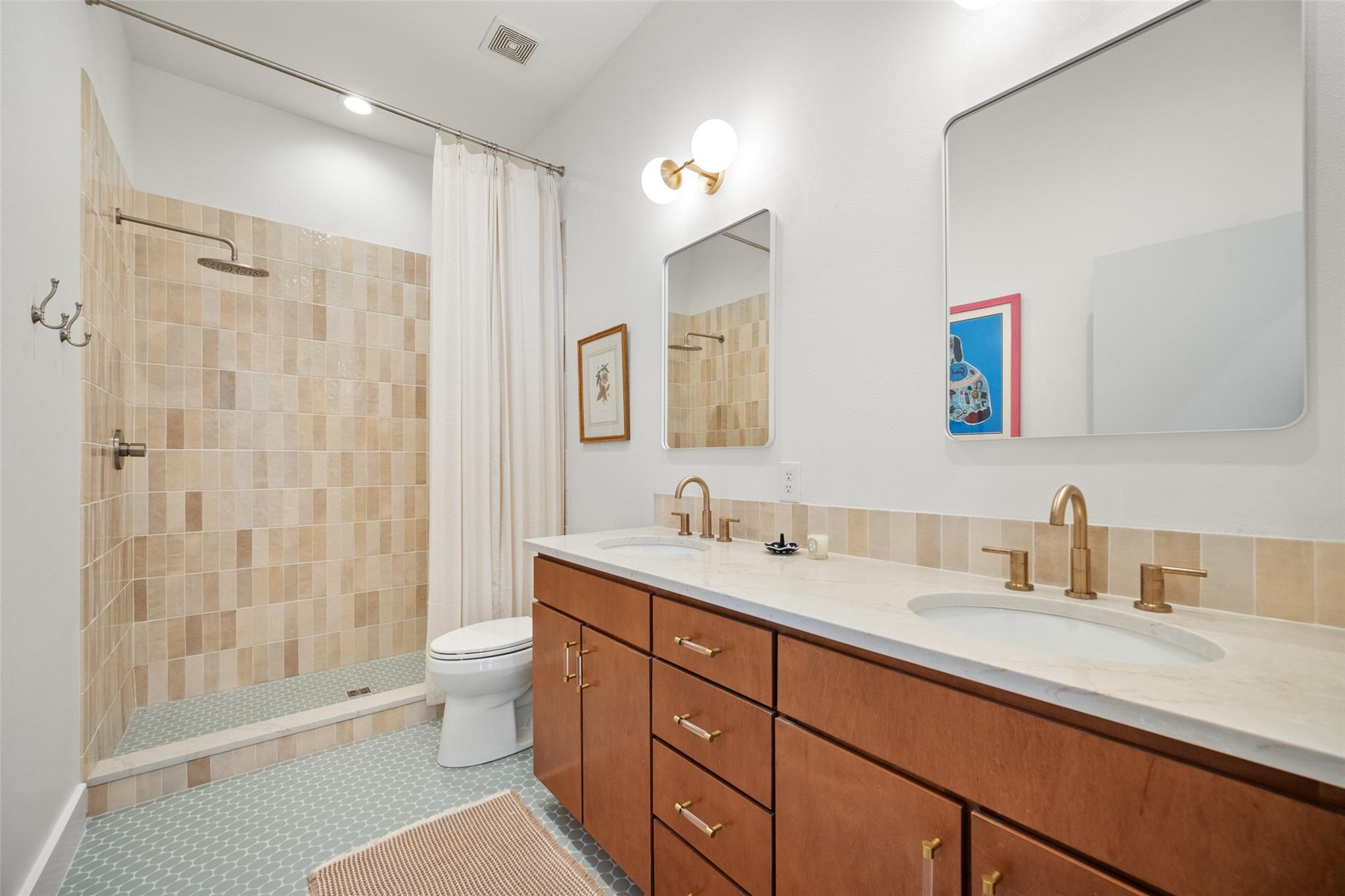 1702 S Lamar BLVD # 5