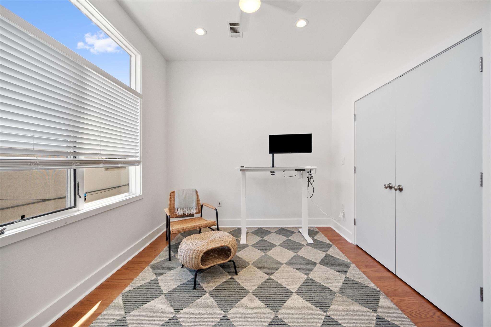 1702 S Lamar BLVD # 5