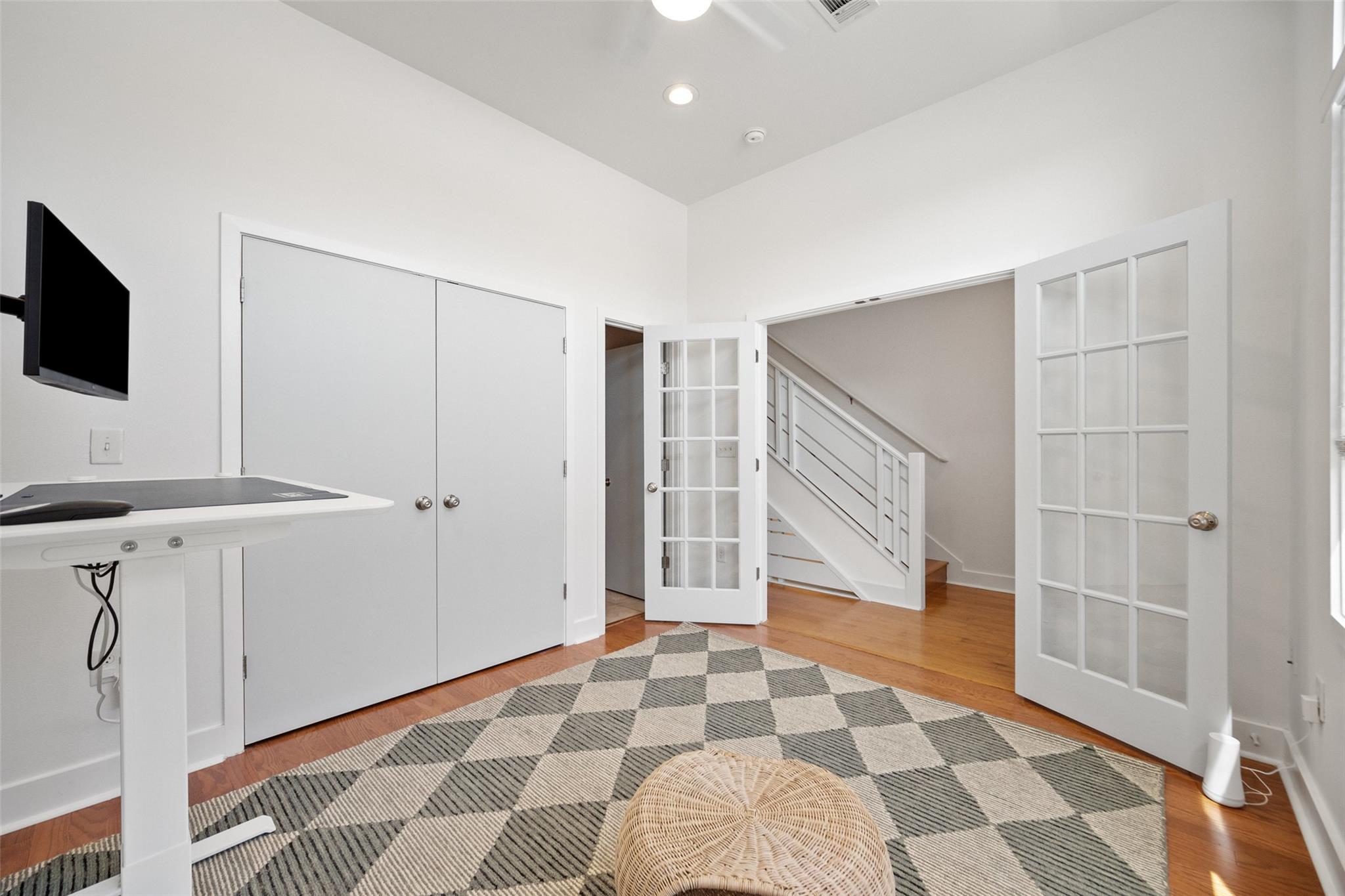 1702 S Lamar BLVD # 5