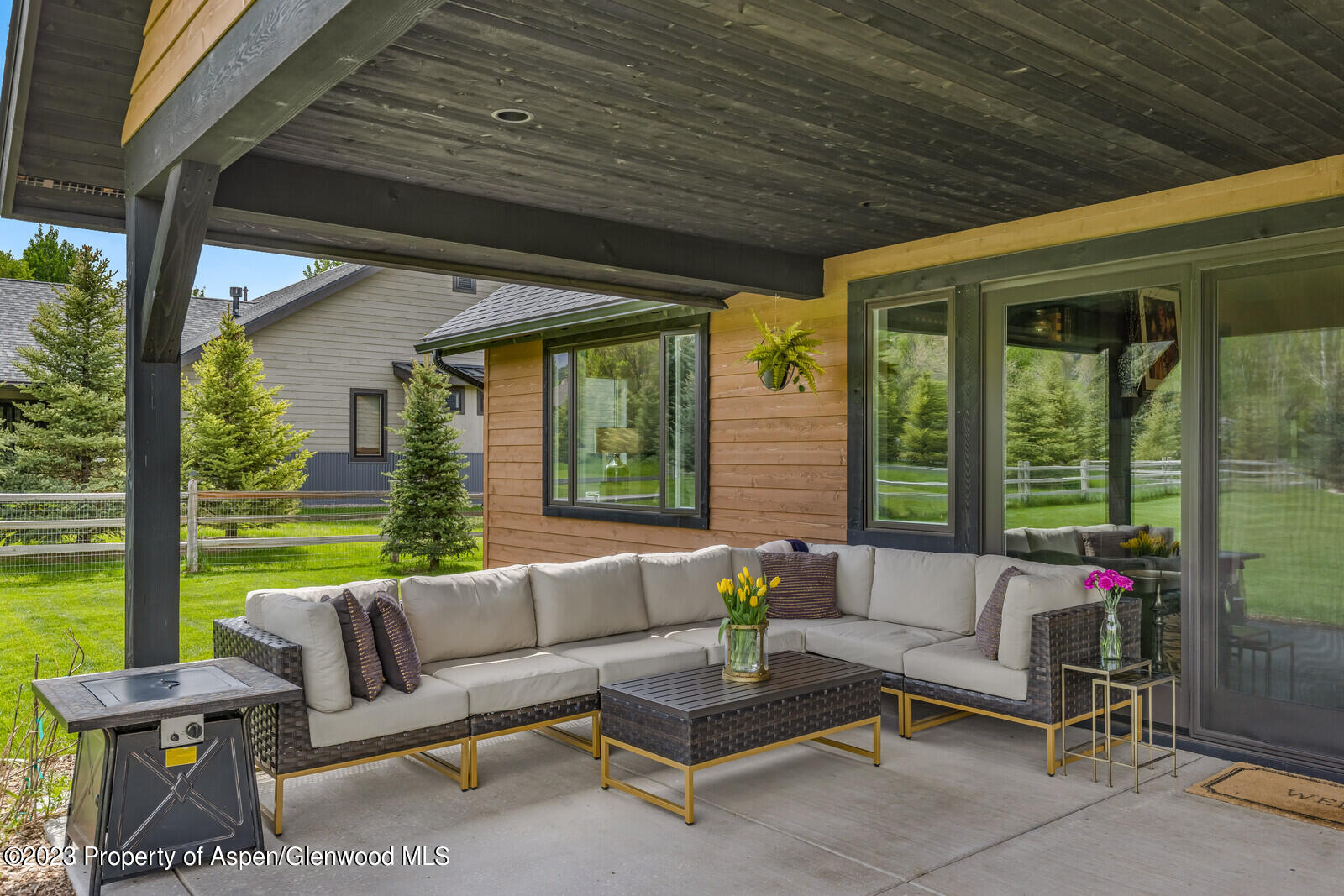 277 Equestrian Way