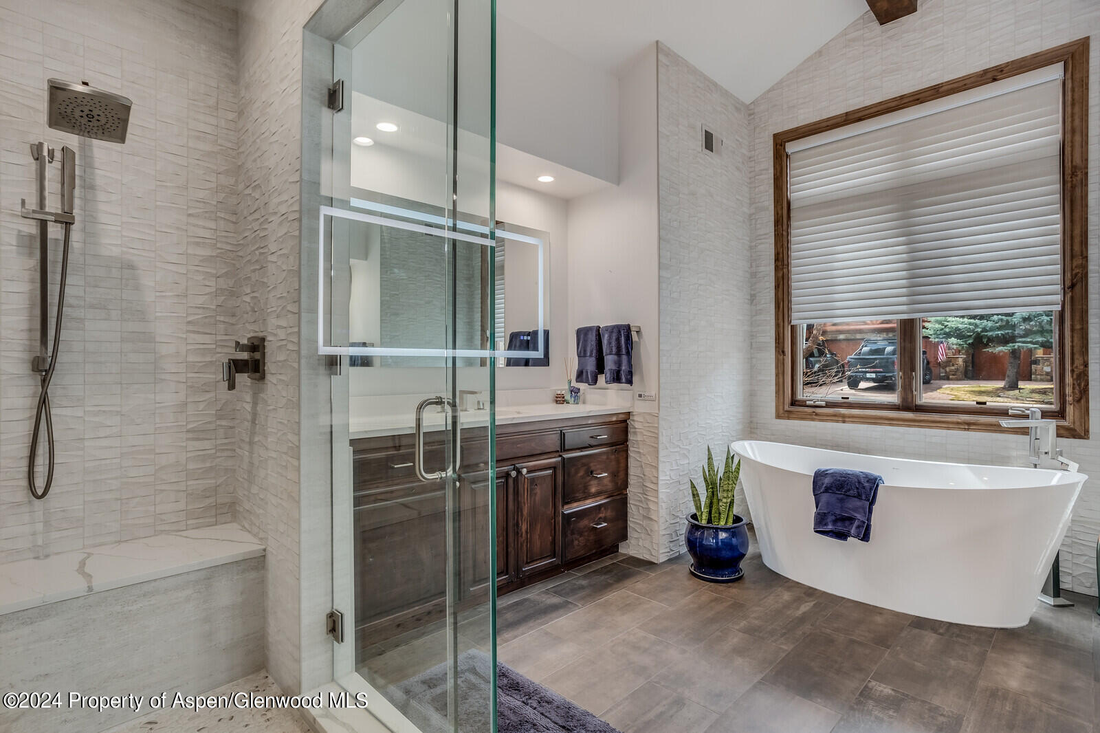 200 Golden Bear Drive