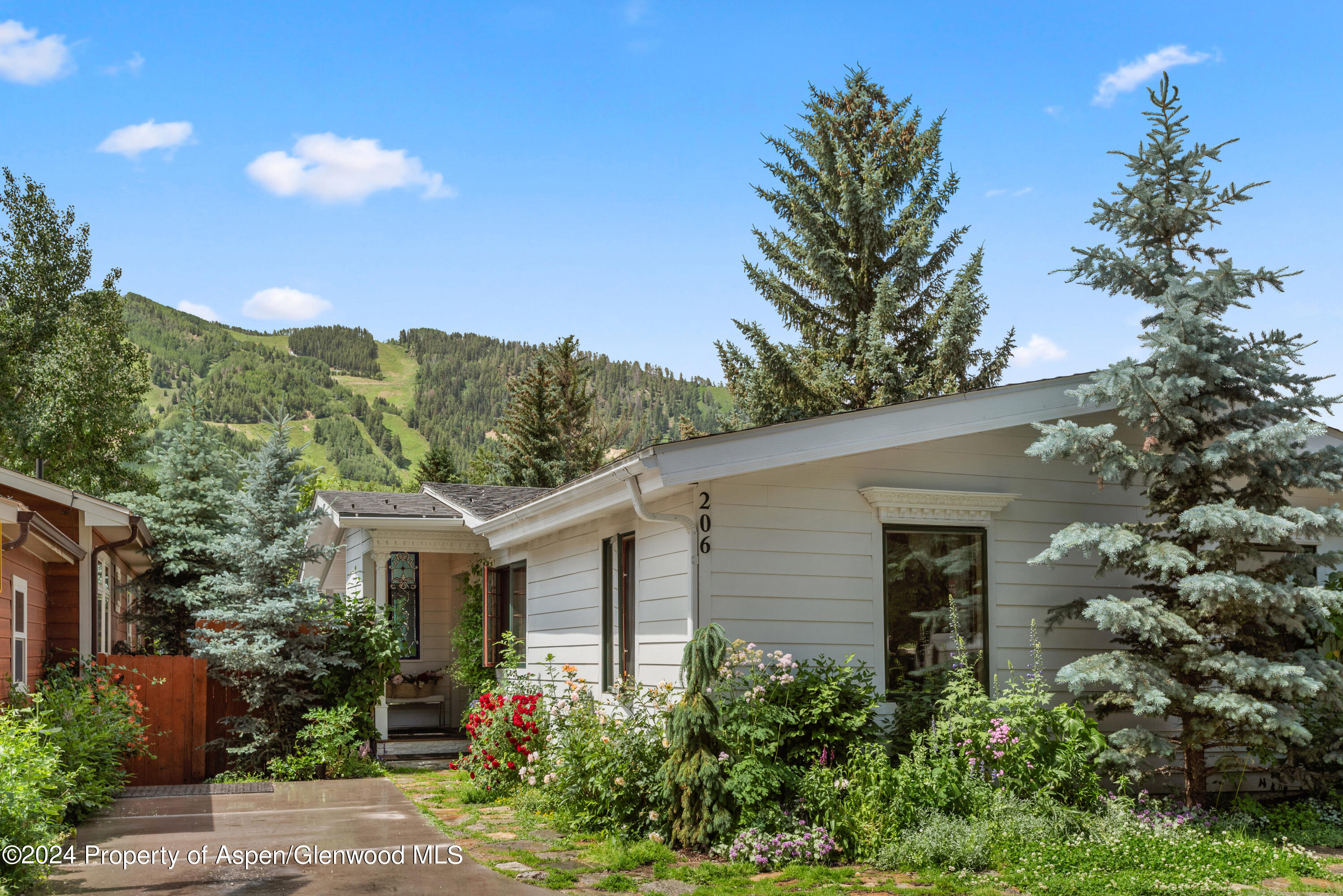 206 Cottonwood Lane