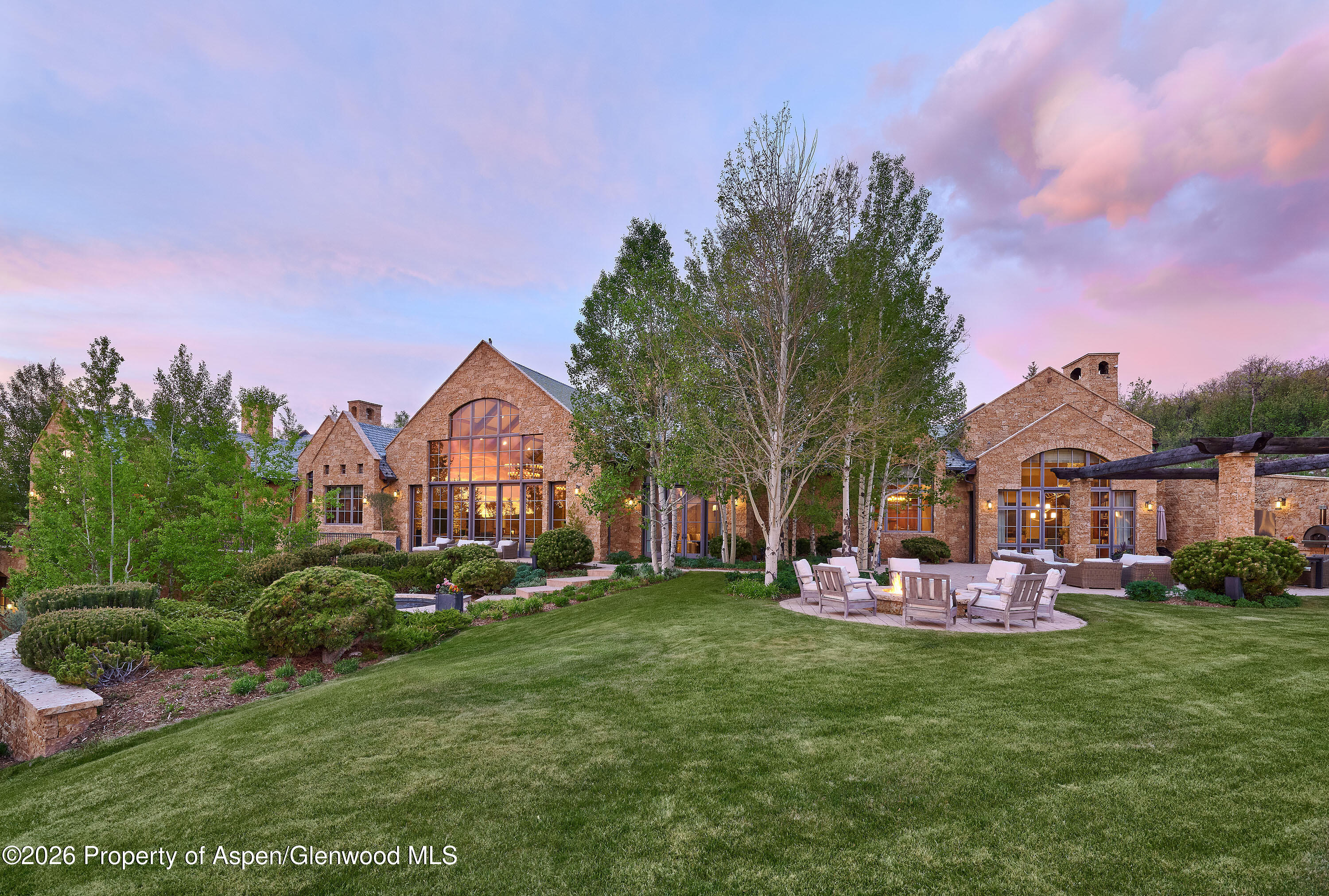1518 W Buttermilk Road