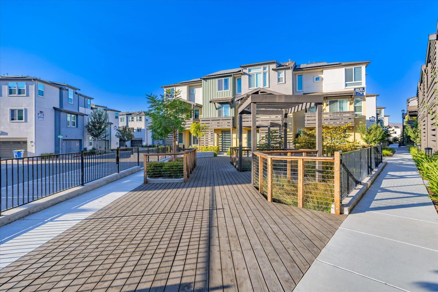 1899 Joshua Tree CIR