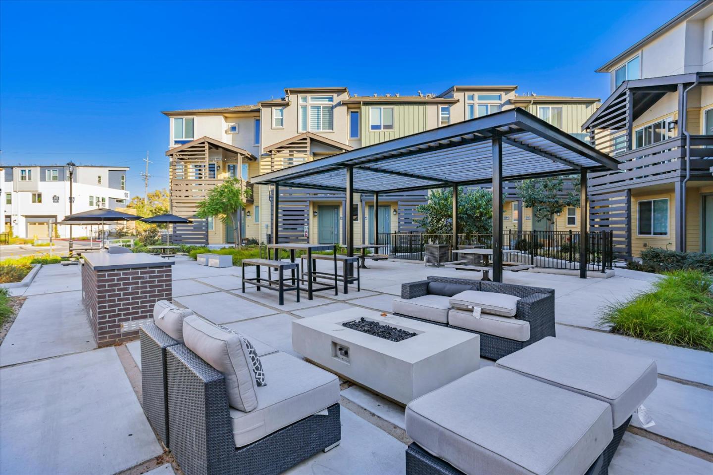 1899 Joshua Tree CIR