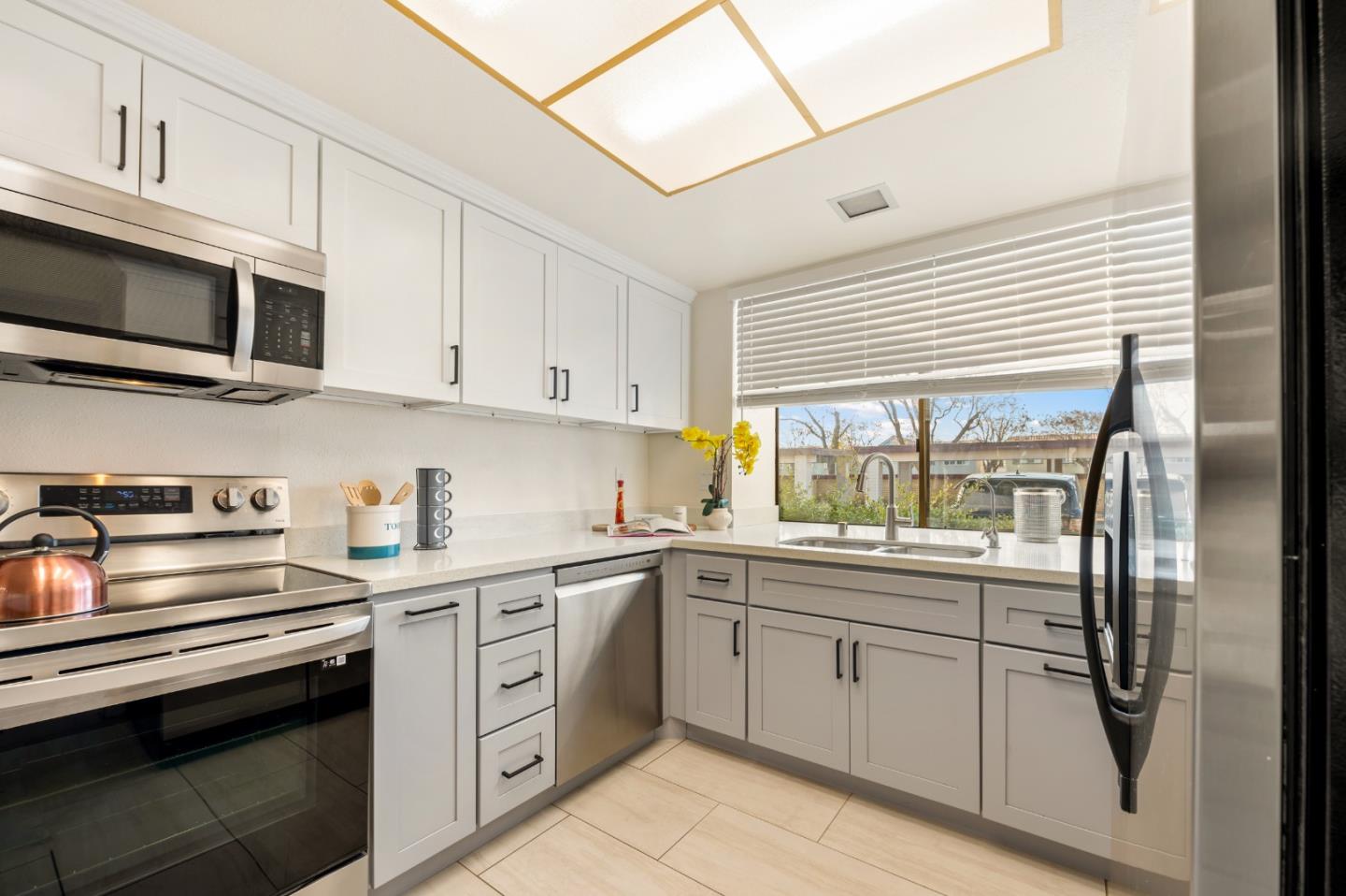 6472 Buena Vista DR A