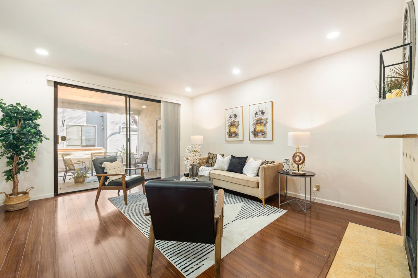 6472 Buena Vista DR A