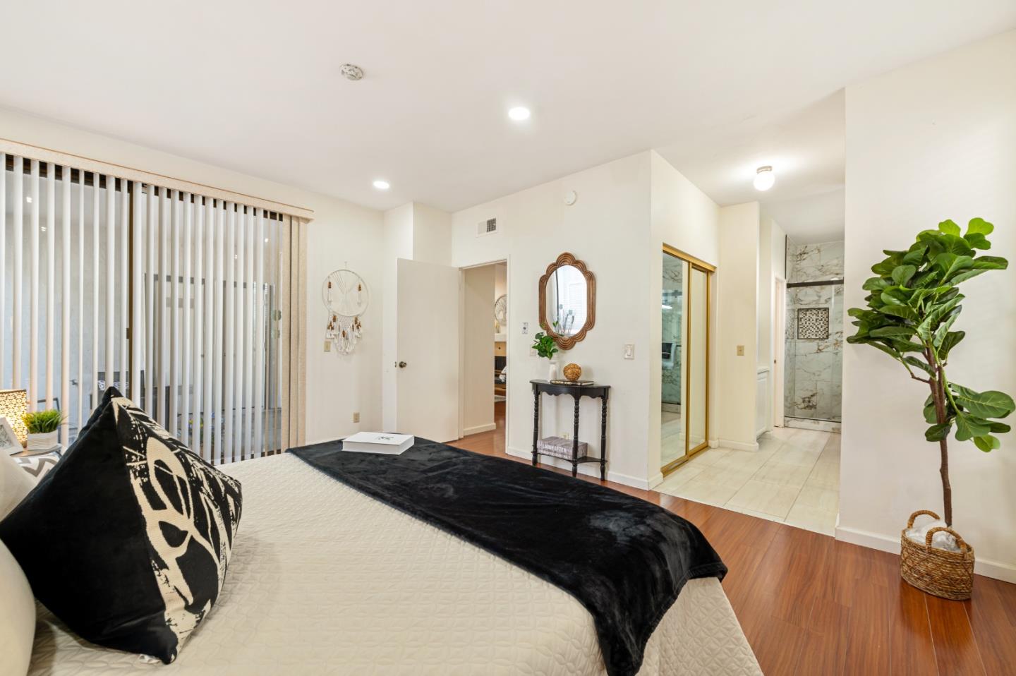 6472 Buena Vista DR A