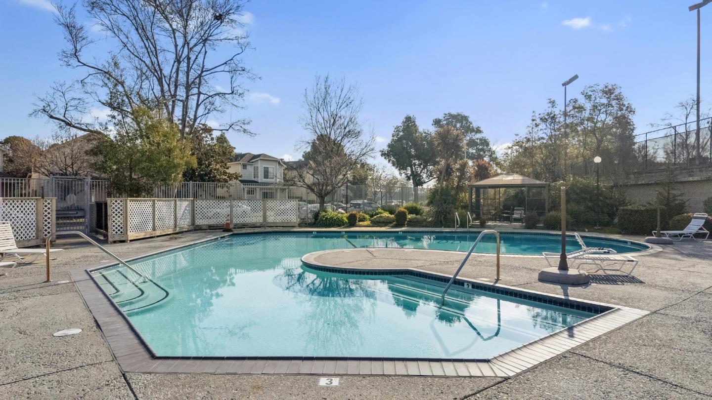 6472 Buena Vista DR A