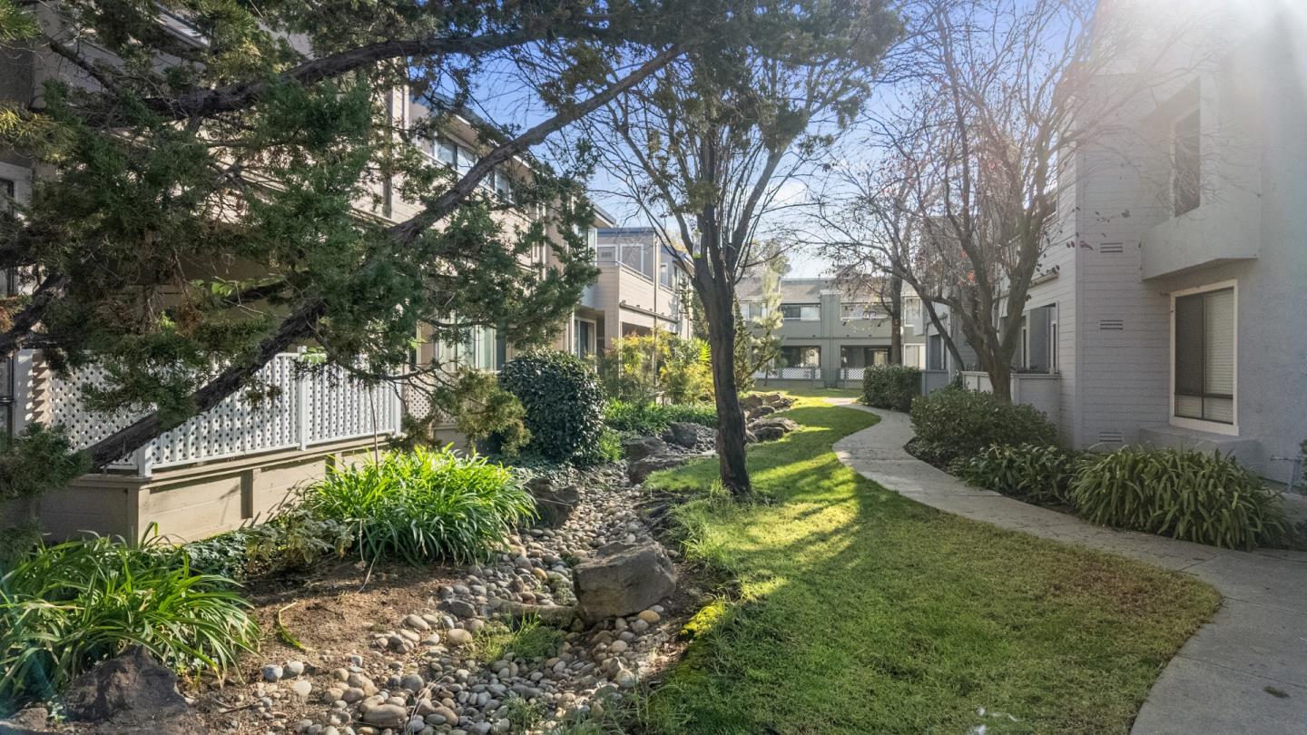 6472 Buena Vista DR A