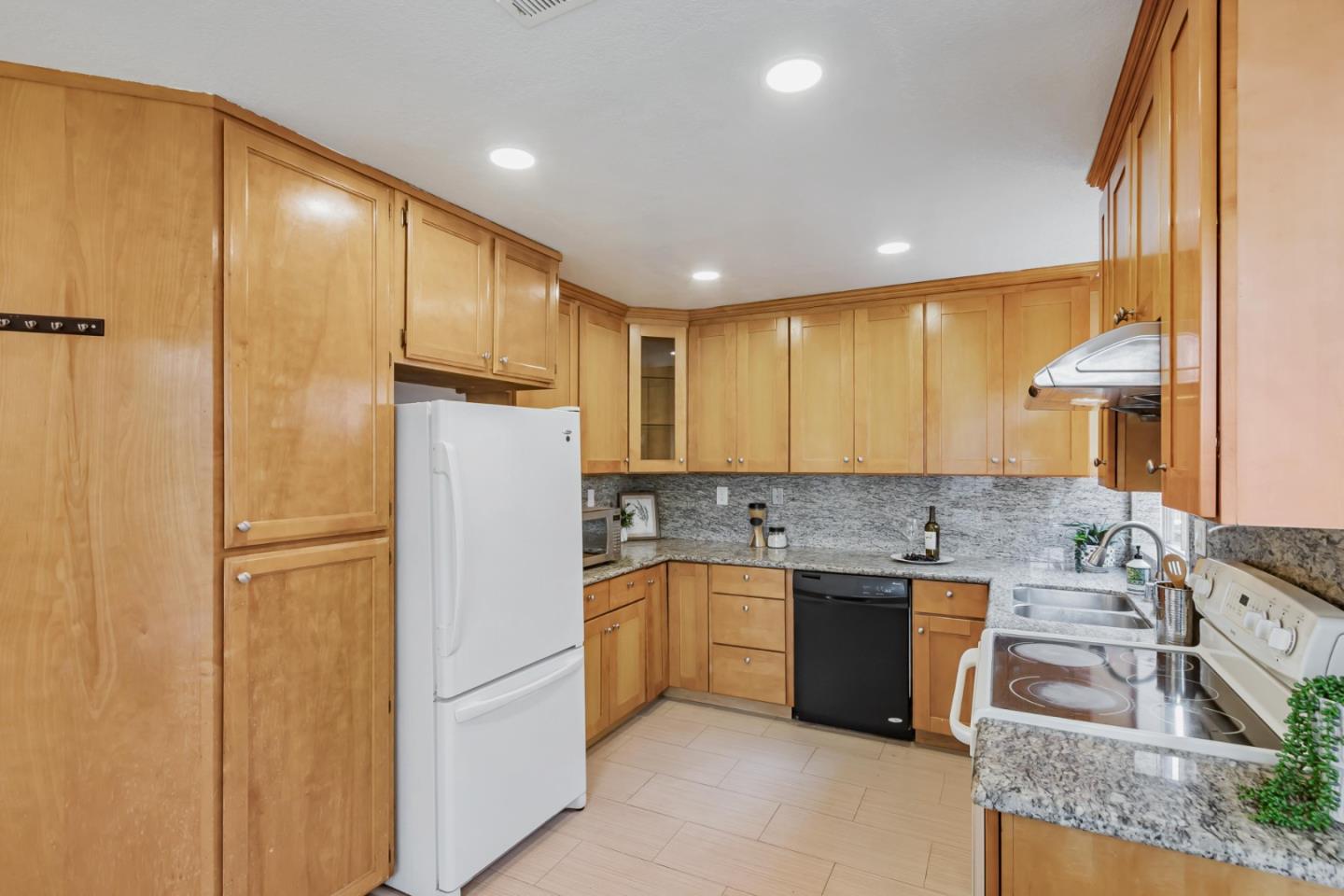 1642 Briarpoint DR