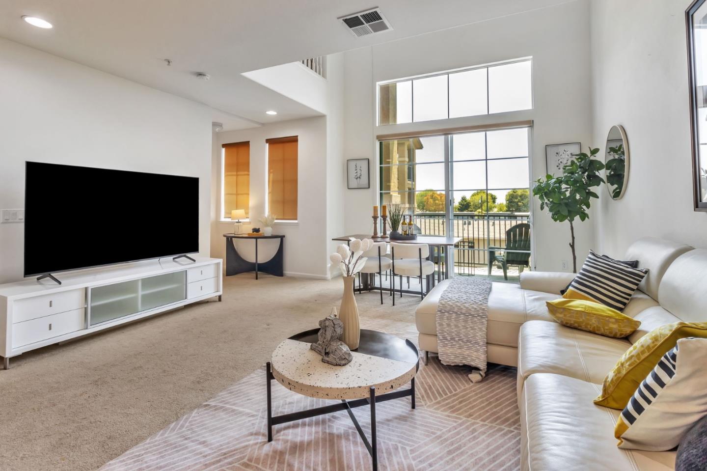 88 North Jackson Avenue 322