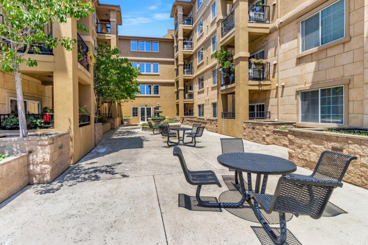 88 North Jackson Avenue 322