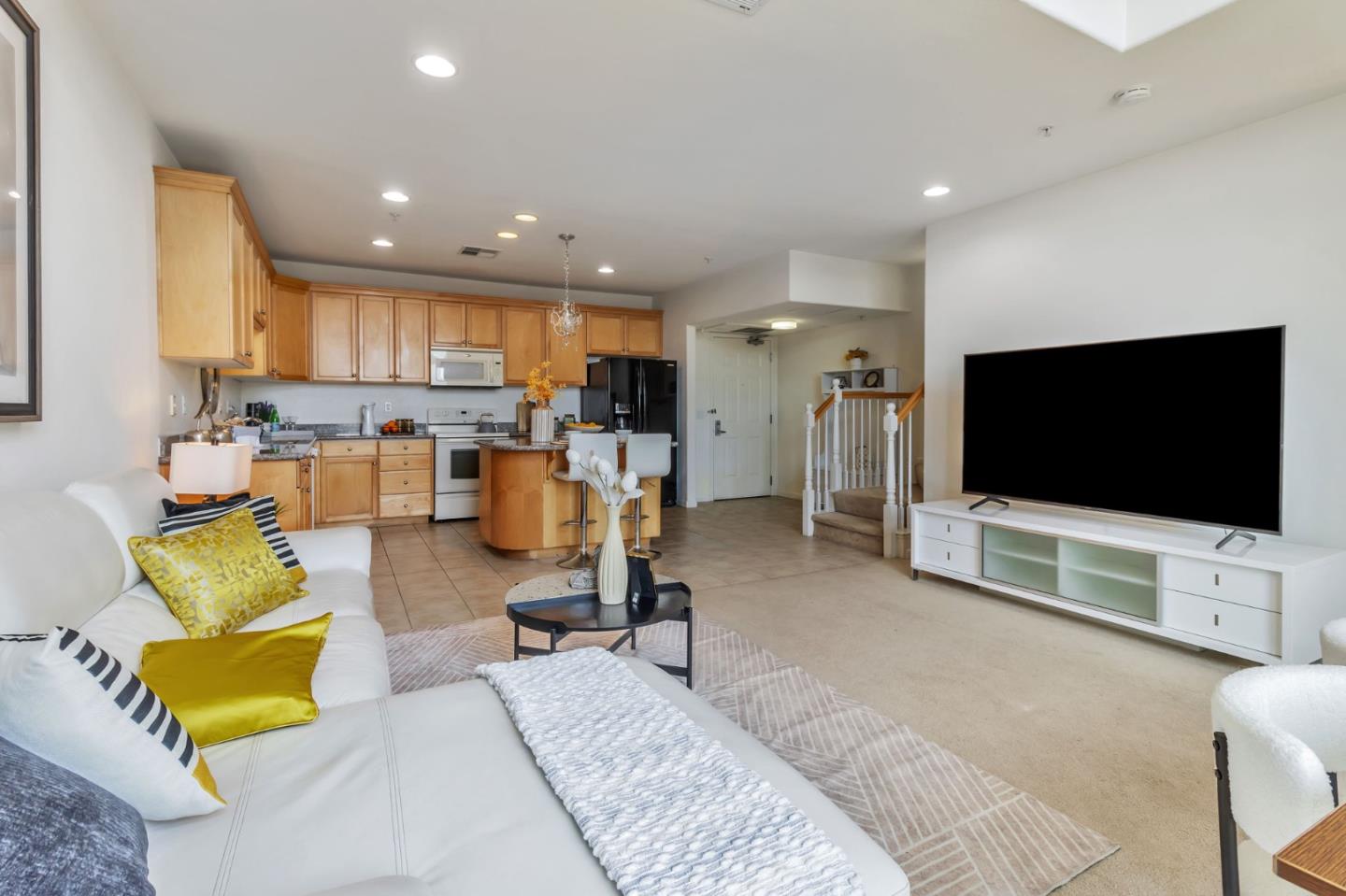 88 North Jackson Avenue 322