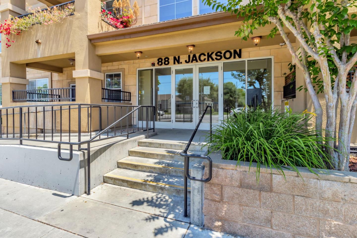 88 North Jackson Avenue 322