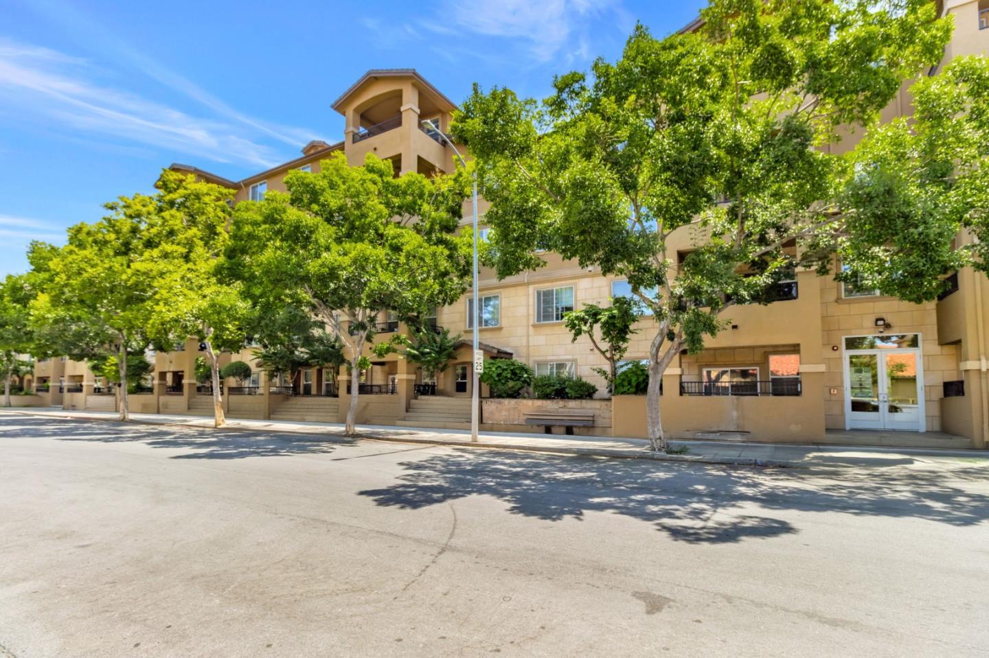 88 North Jackson Avenue 322