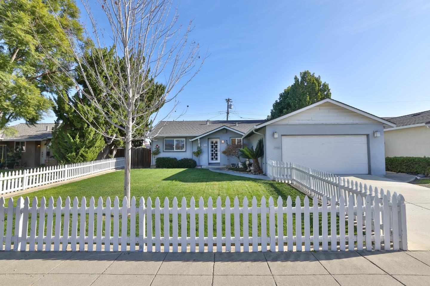 4898 Caroline Way