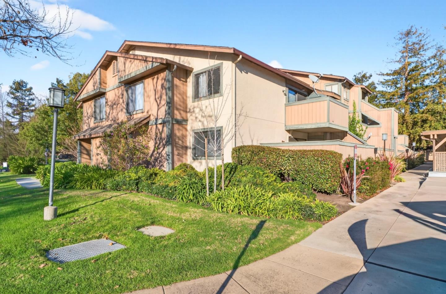 286 Hackamore Common