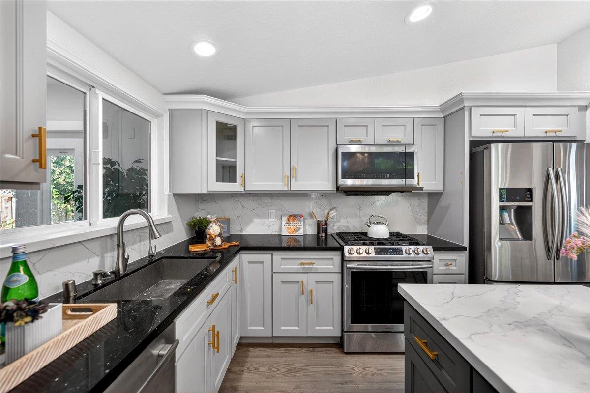 854 Lakewood Drive