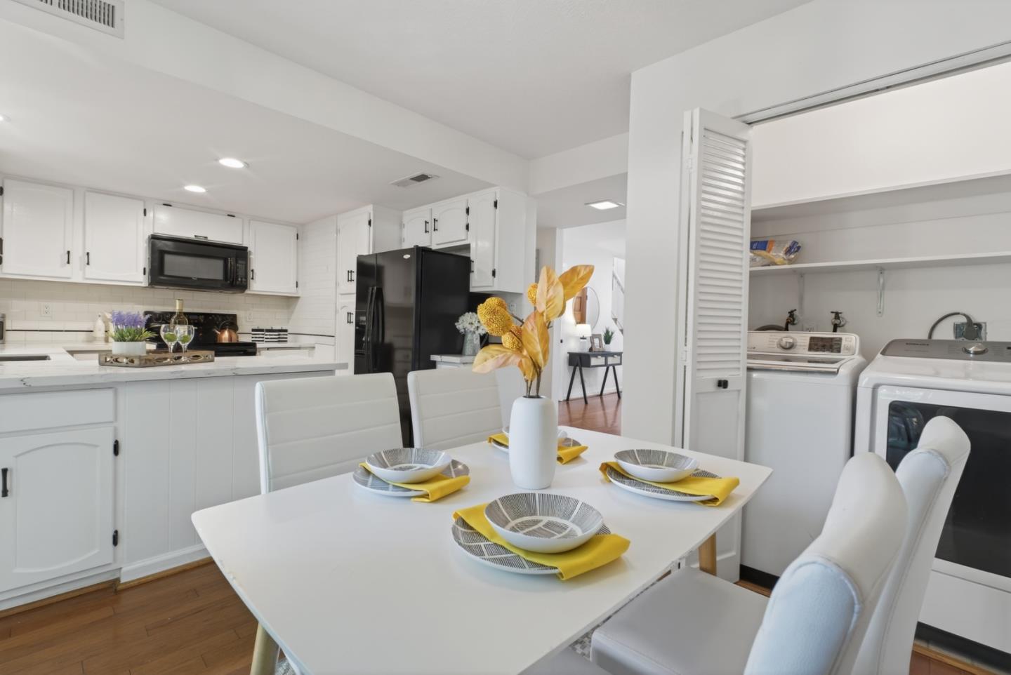 4428 Del Valle Parkway
