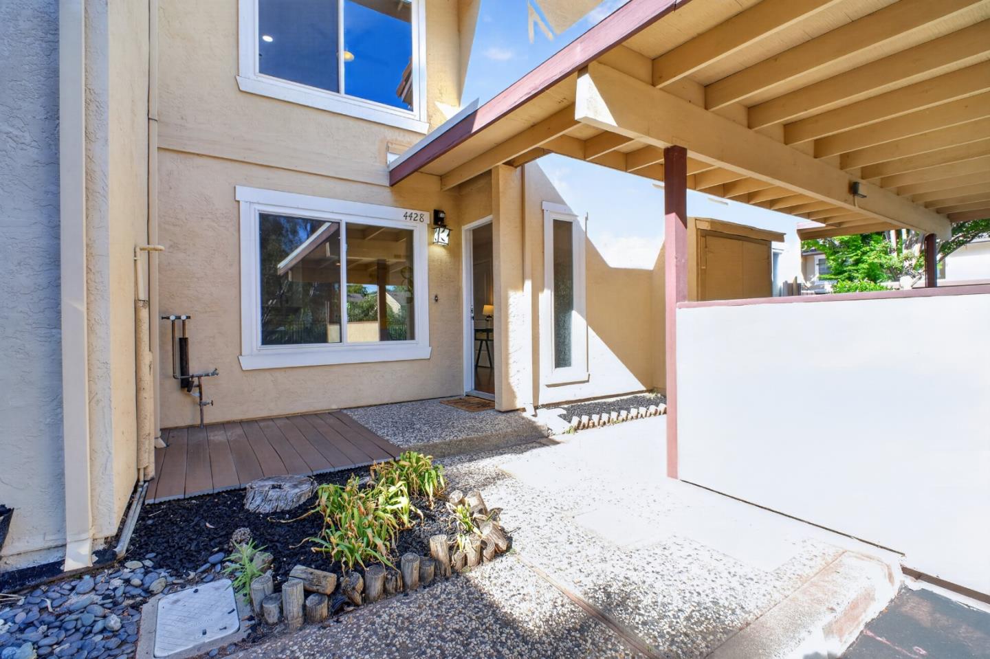 4428 Del Valle Parkway
