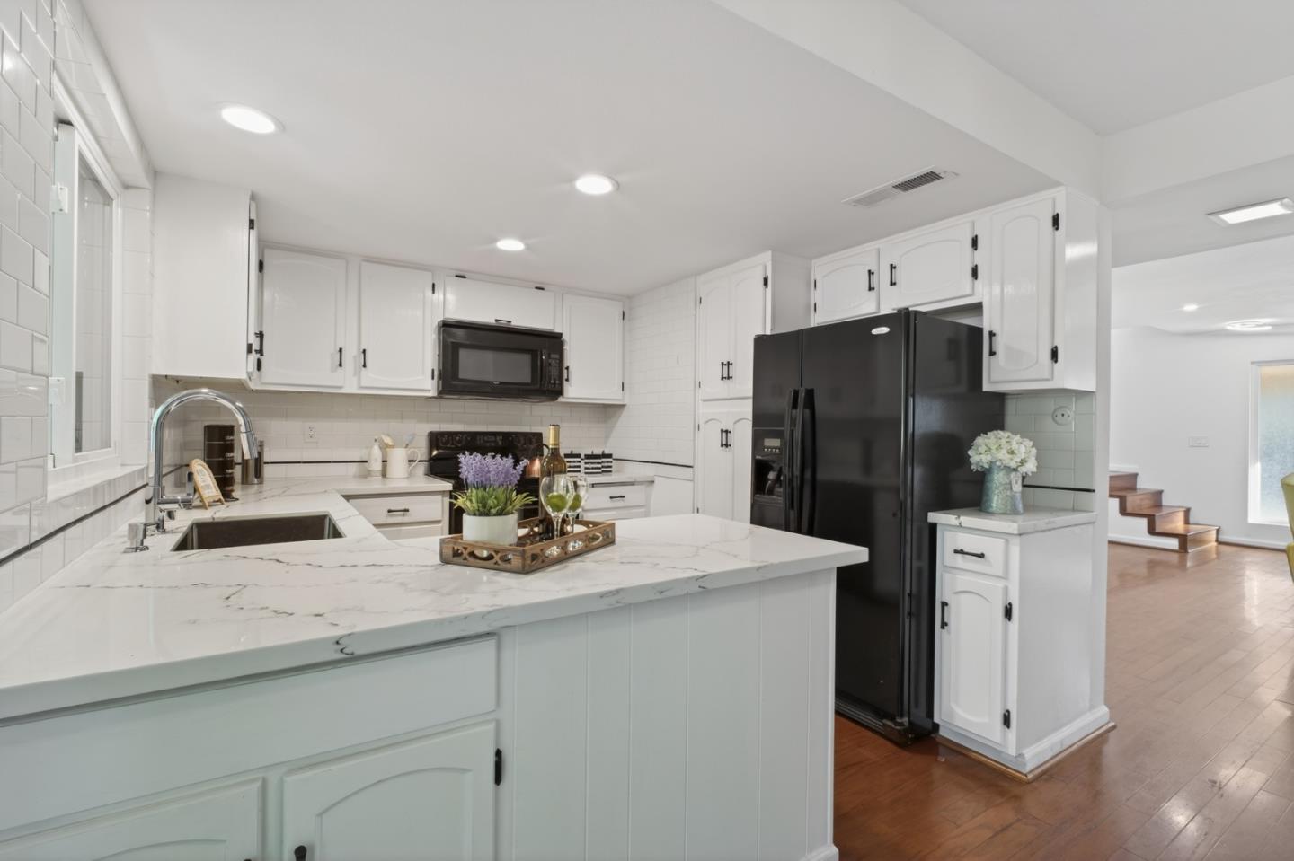 4428 Del Valle Parkway