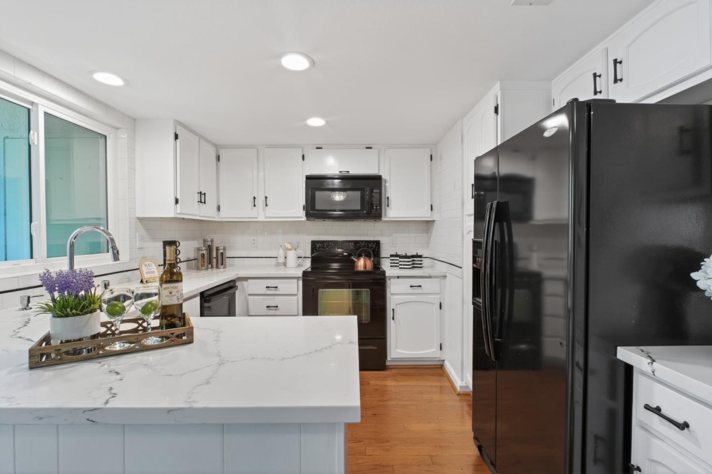 4428 Del Valle Parkway