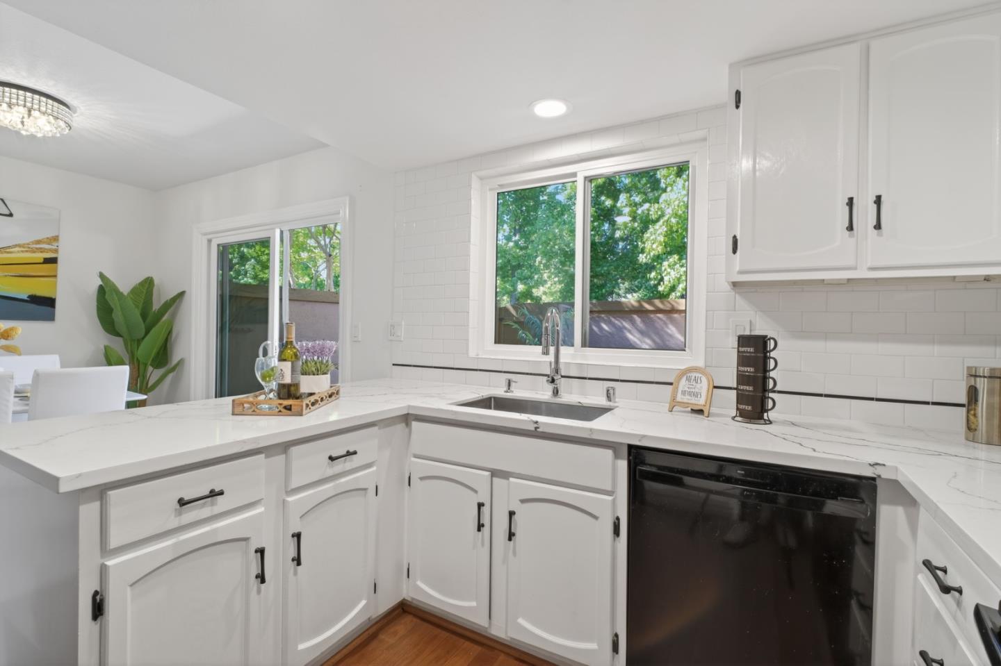 4428 Del Valle Parkway