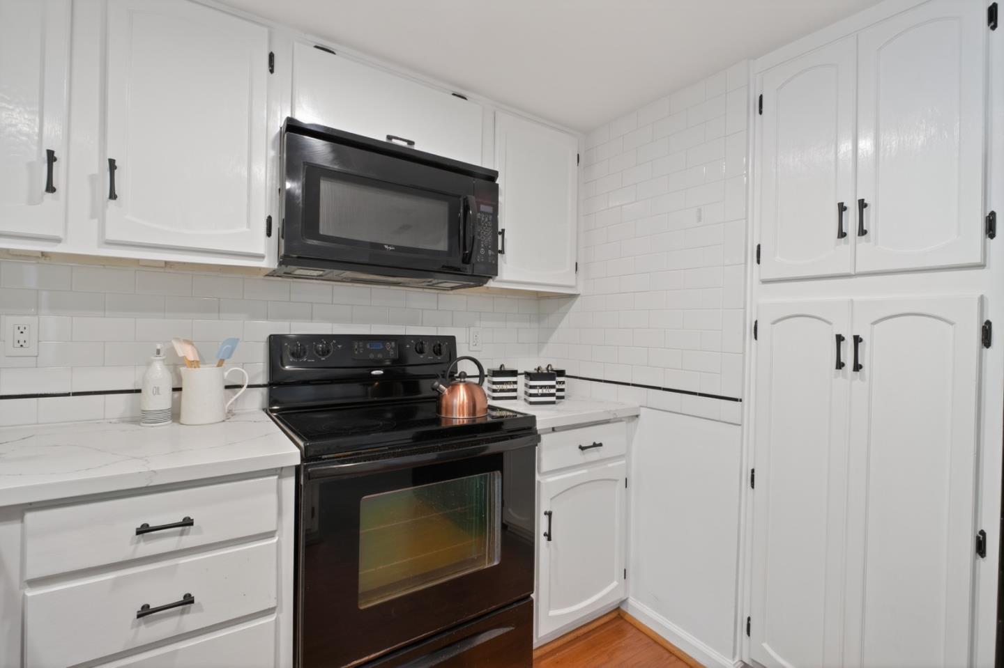 4428 Del Valle Parkway