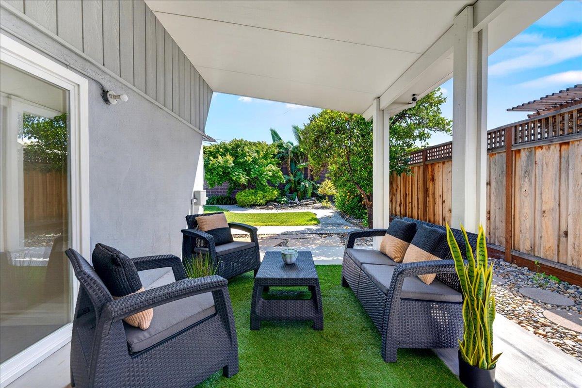 786 Lakewood Drive
