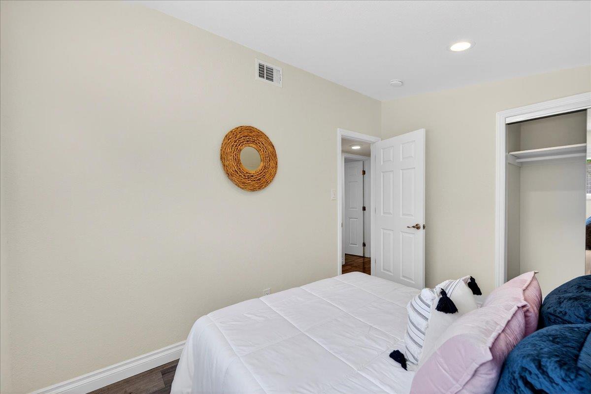 786 Lakewood Drive