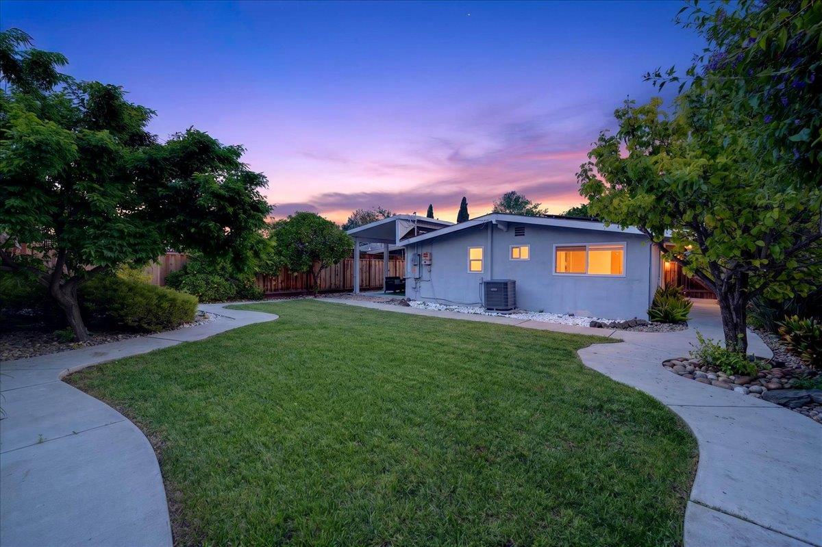 786 Lakewood Drive