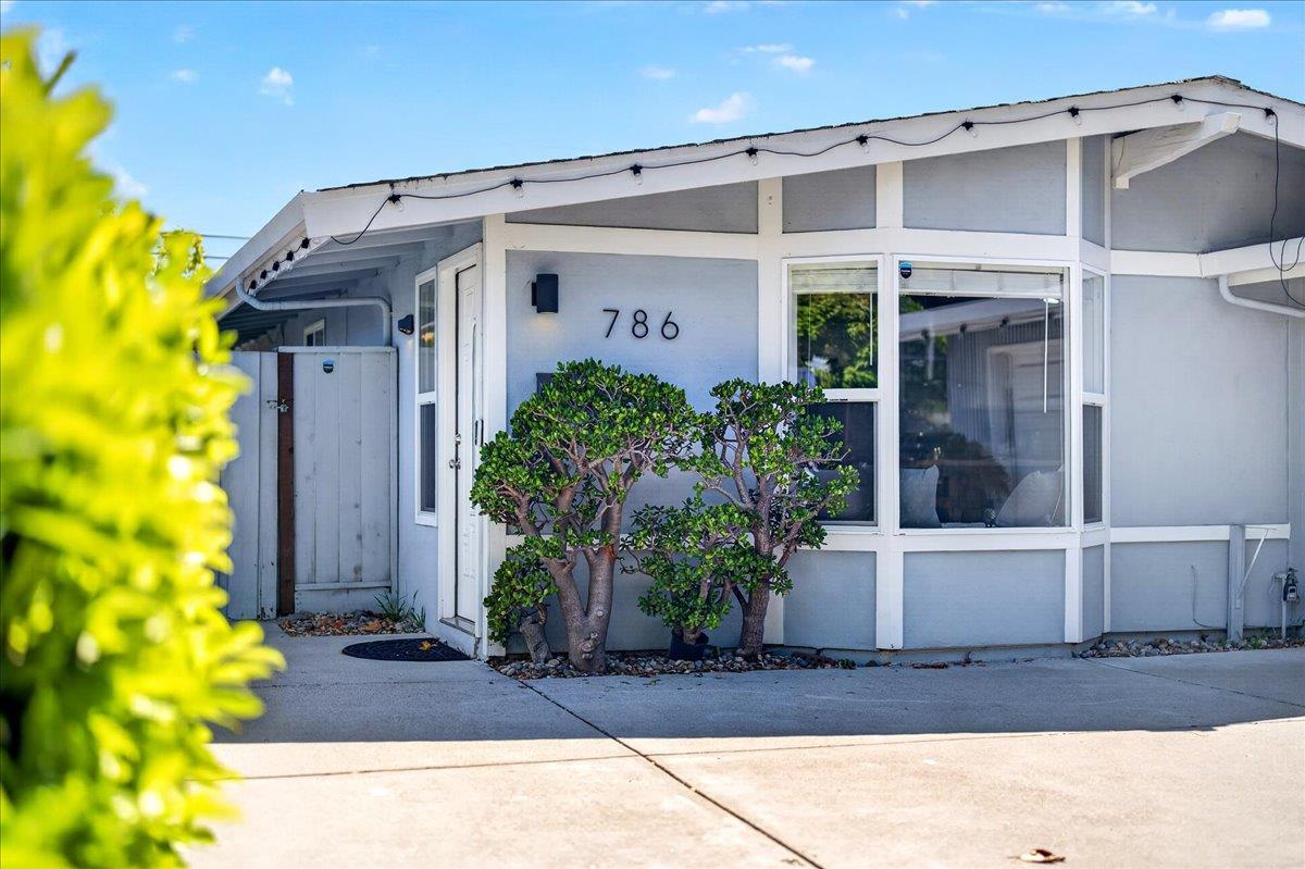 786 Lakewood Drive