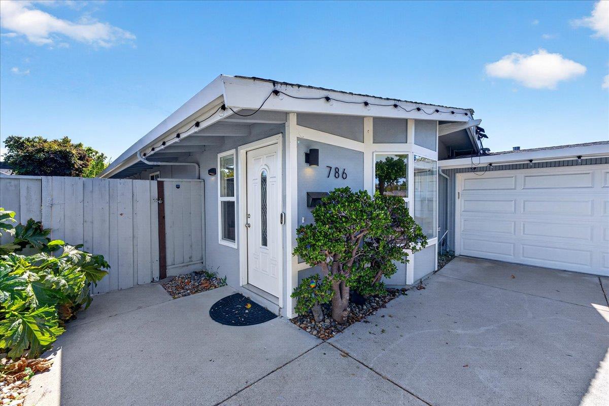 786 Lakewood Drive