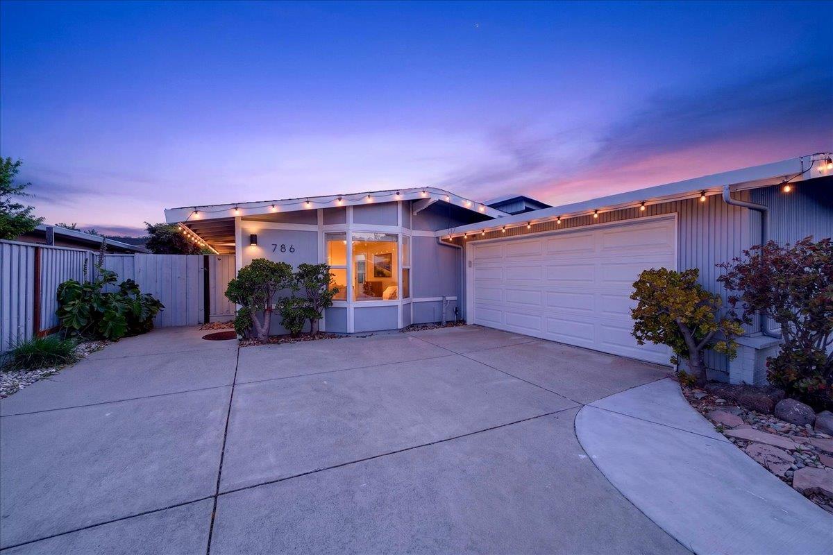 786 Lakewood Drive