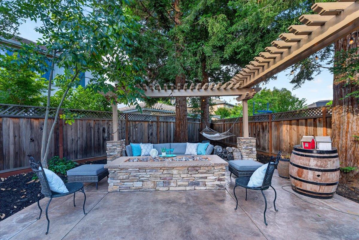 1301 Peregrine DR