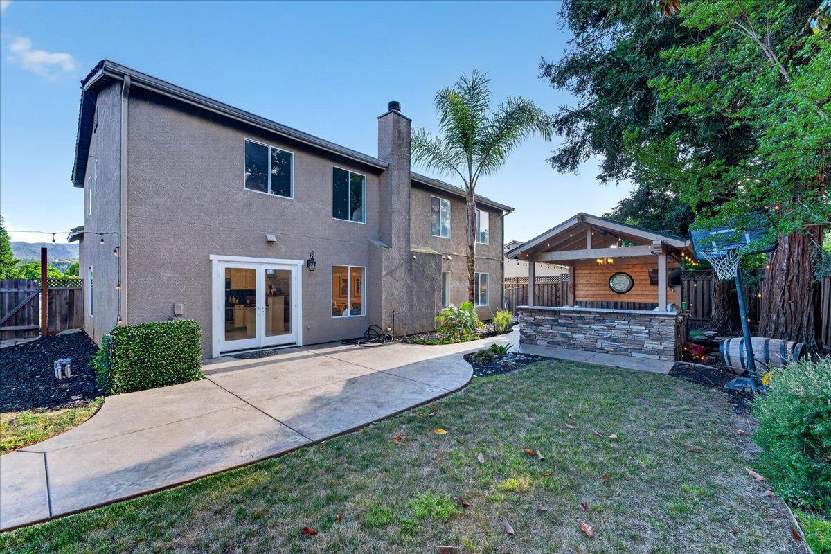 1301 Peregrine DR