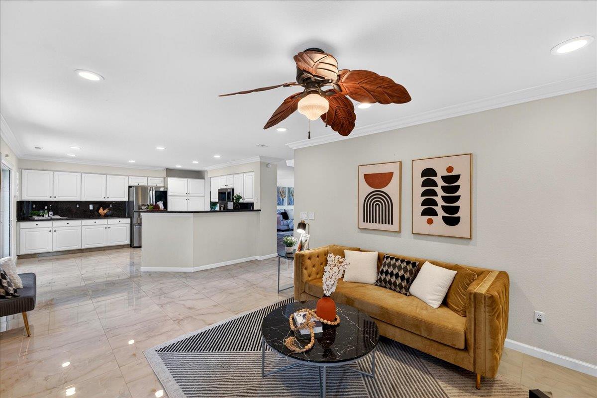 1301 Peregrine DR