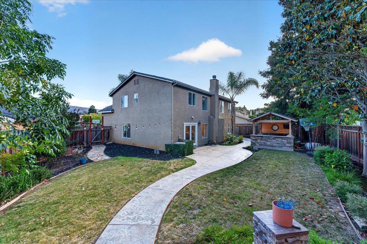 1301 Peregrine DR