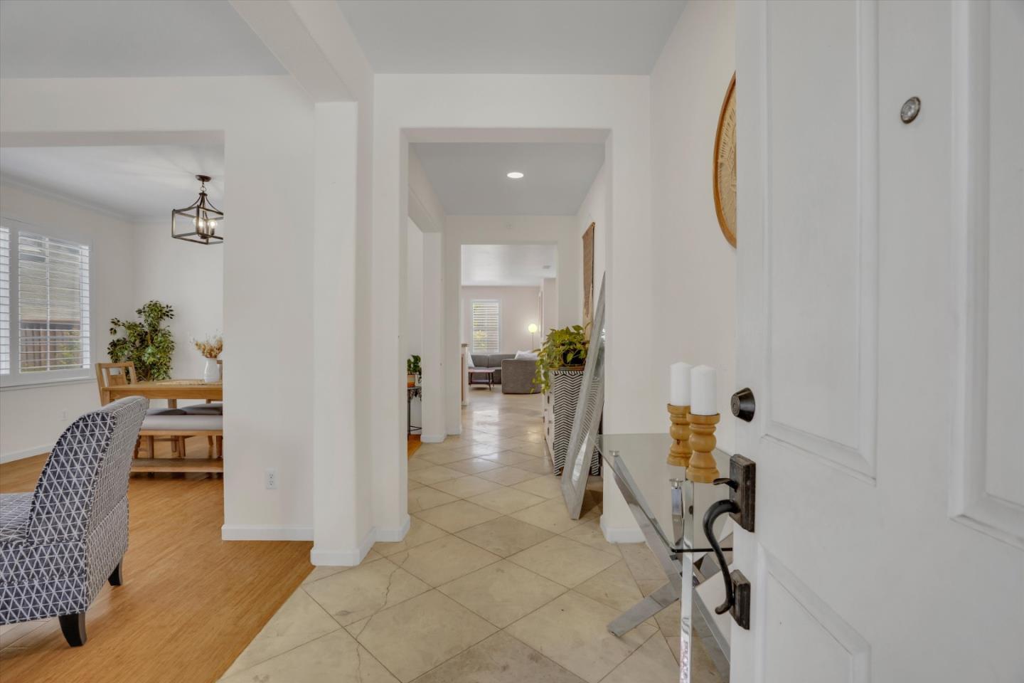 5704 Oakmont DR