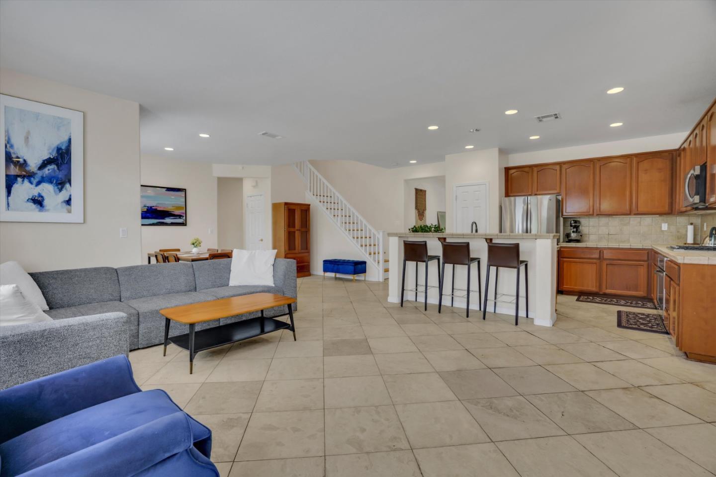 5704 Oakmont DR