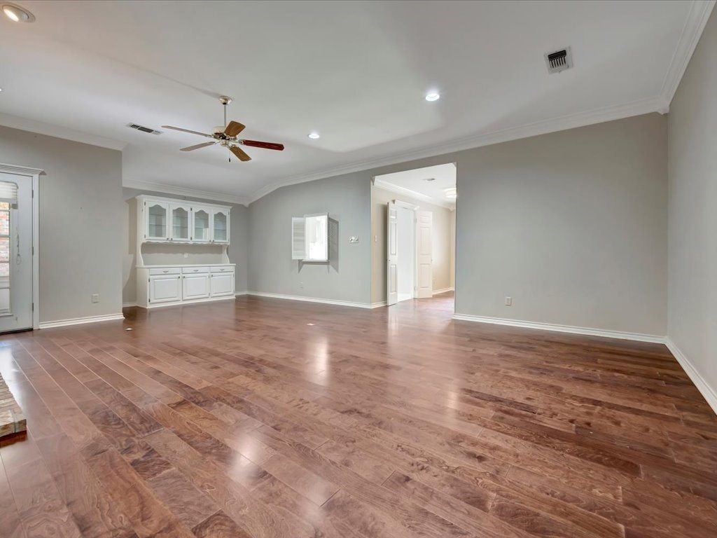 637 Park Place